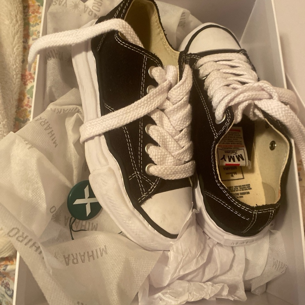 Maison Mihara yasuhiro Black and white sneakers, i only used them once.sendoffer